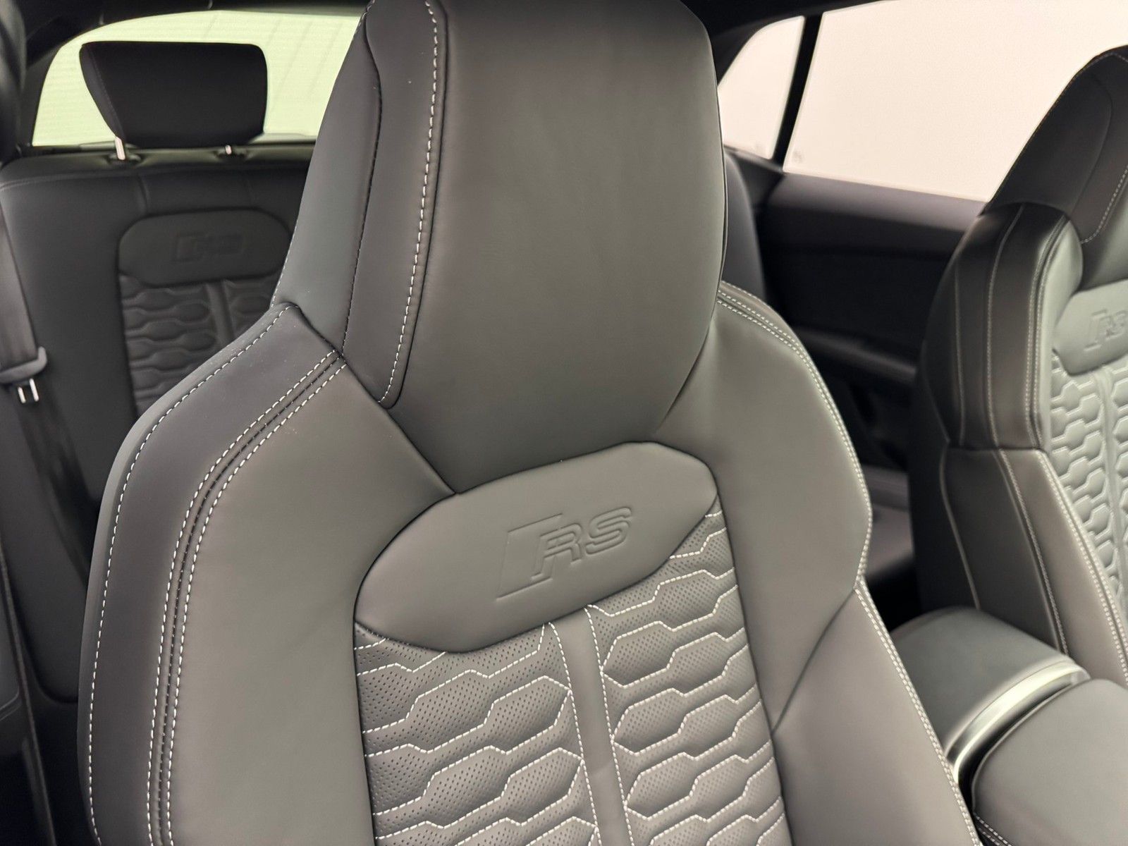 Audi RSQ8 performance 640PS Pano305Sportabgas23HeadUp