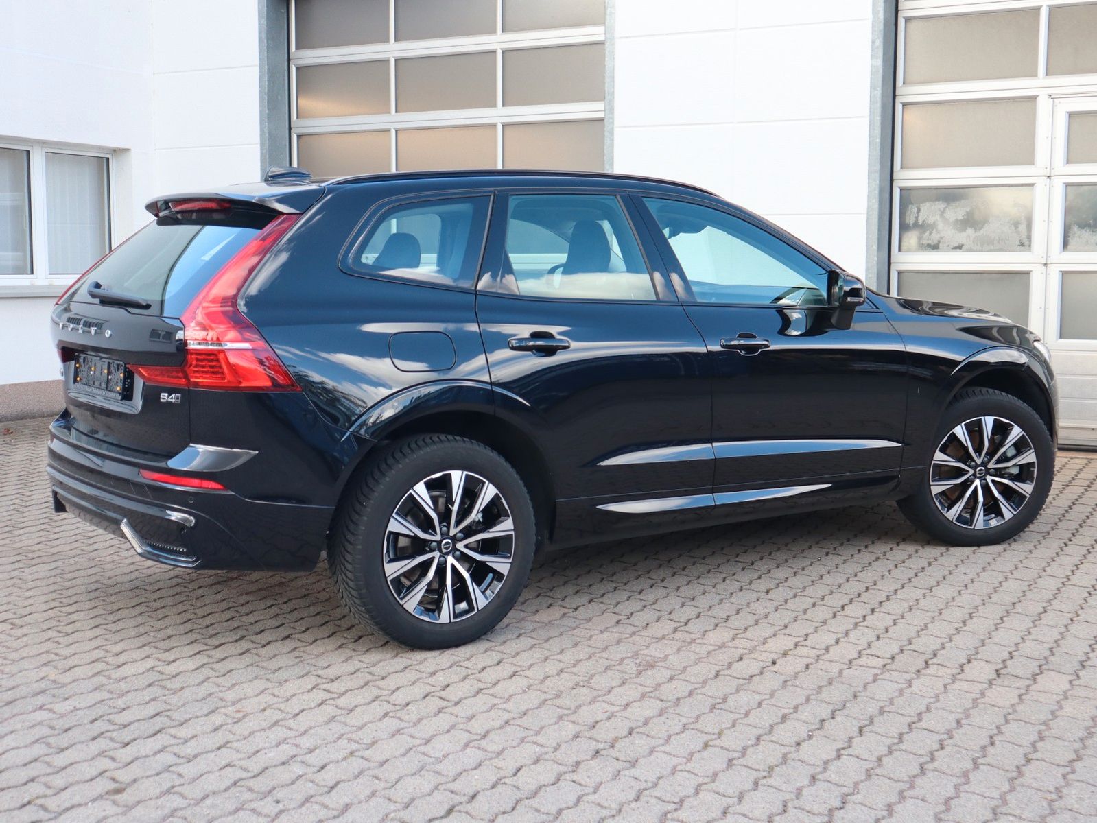 Volvo XC60 B4 Plus Dark AWD