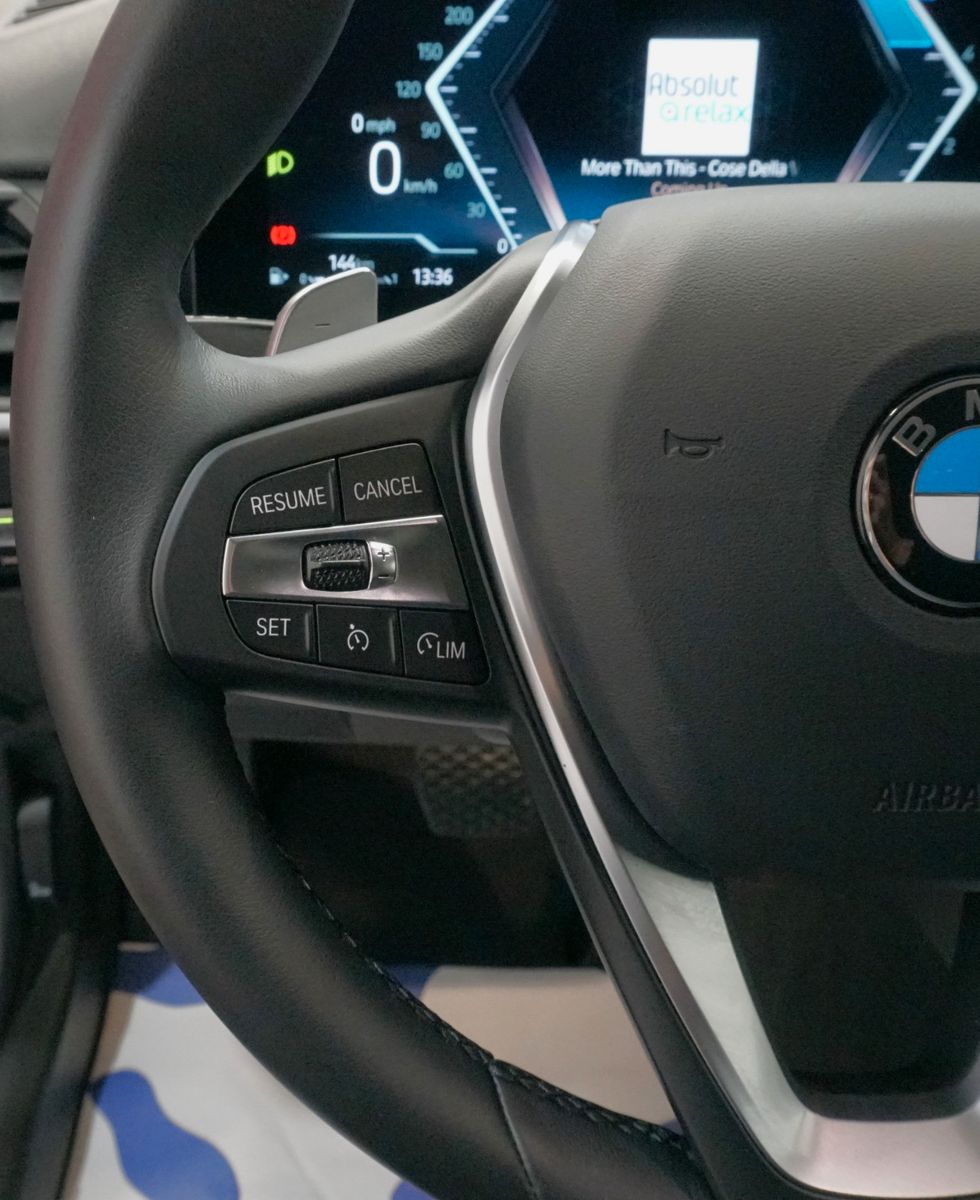 BMW 320 d xDrive Limousine*LED*WIDESCREEN*DAB*