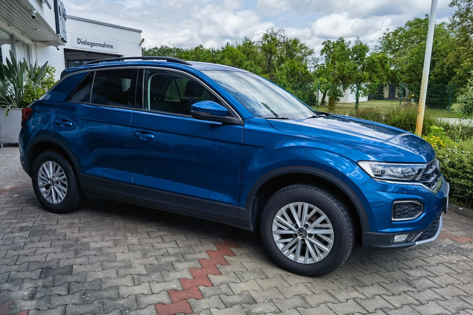 Volkswagen T-Roc 1.5TSI ACT DSG Style - Samsaru's Car Outlet