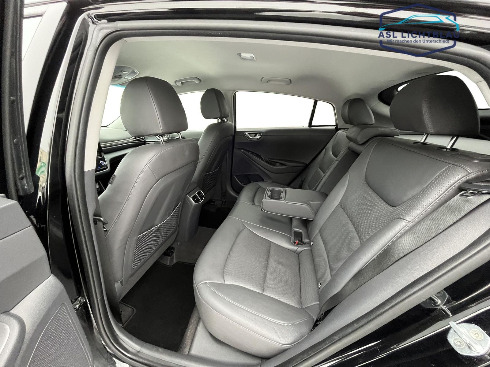 Hyundai IONIQ Facelift Elektro PREMIUM-Paket - Samsaru's Car Outlet