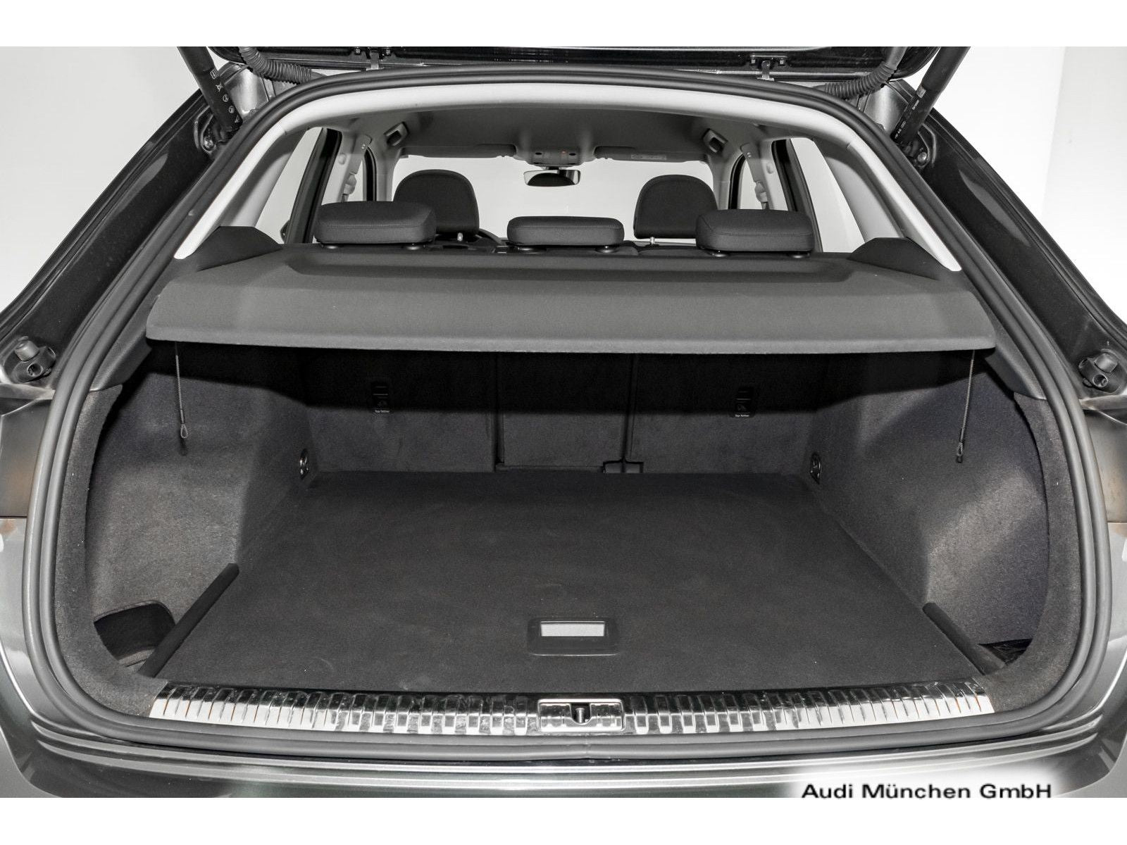Audi Q3 45 TFSI qu. S tronic S line - Samsaru's Car Outlet