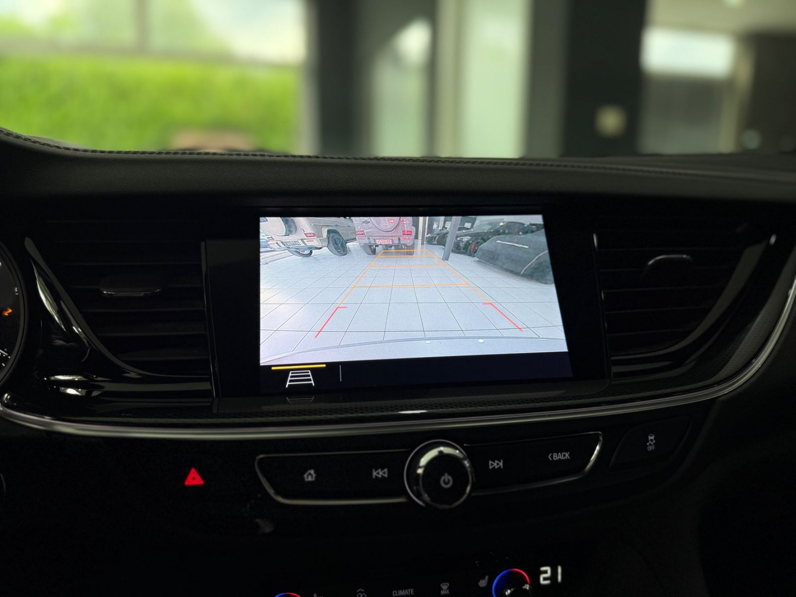 Opel Insignia 2.0 B Sports Tourer Elegance - Samsaru's Car Outlet