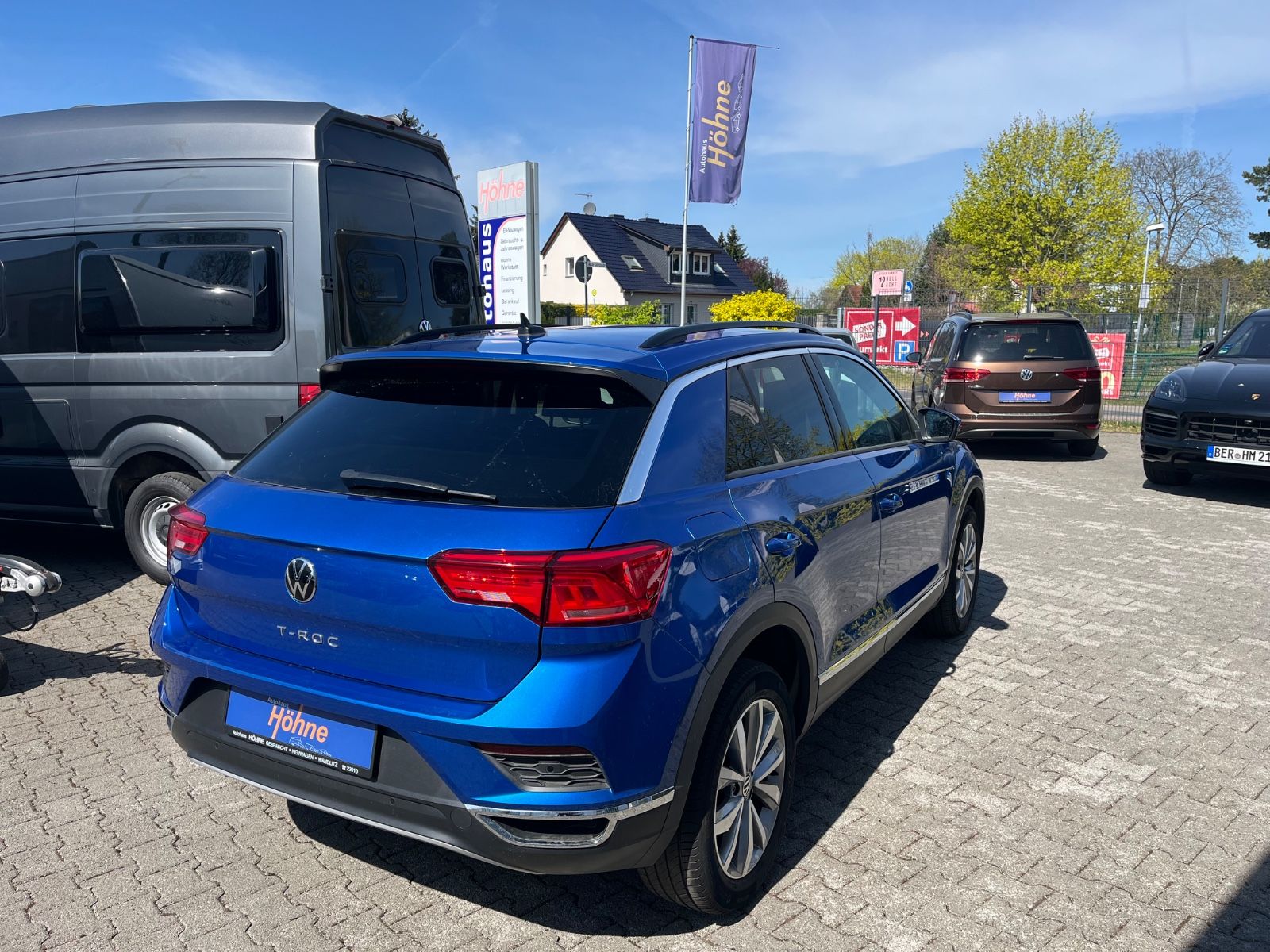 Volkswagen T-Roc 1.5 TSI DSG Style - Samsaru's Car Outlet