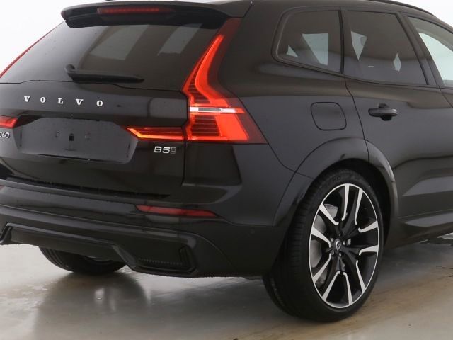 Volvo XC60 B5 Ultra Dark AWD B&W Massage 22"Luftfwk