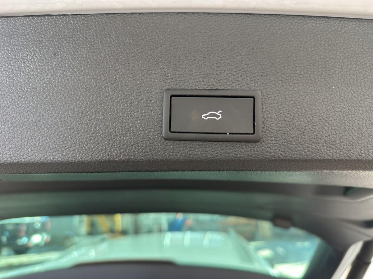 Seat Ateca Xperience DSG AHK/Navi/Kamera/LED/LichtAss