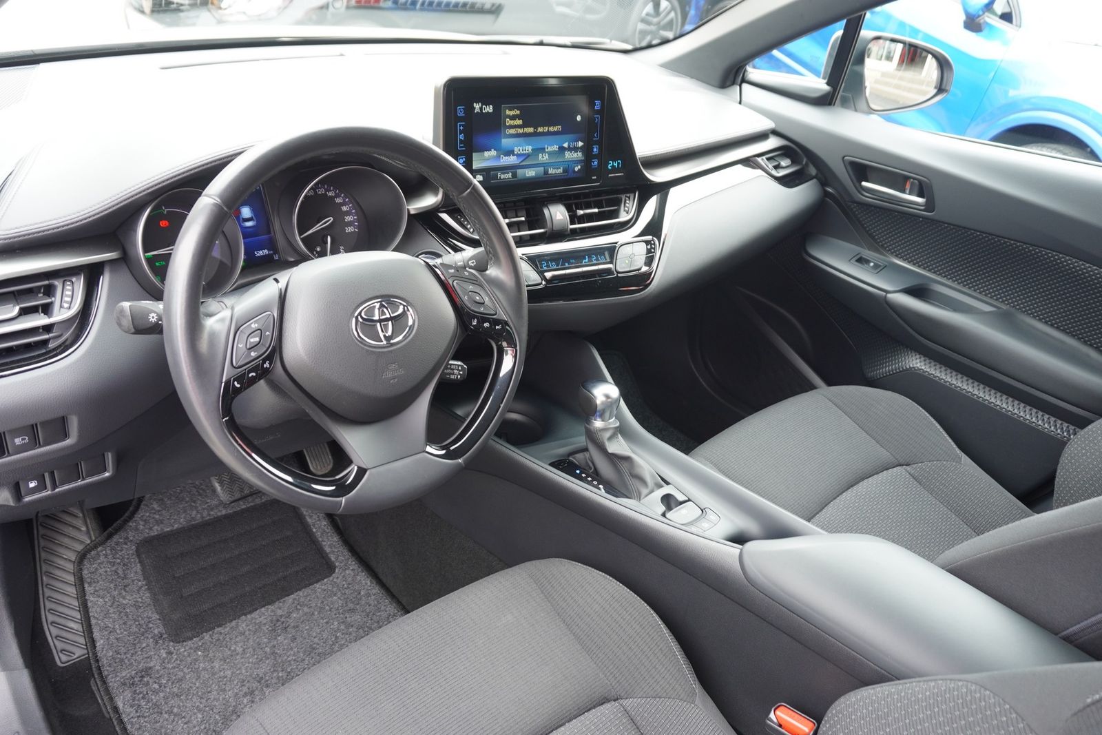 Toyota C-HR 1.8 Hybrid Flow - Samsaru's Car Outlet