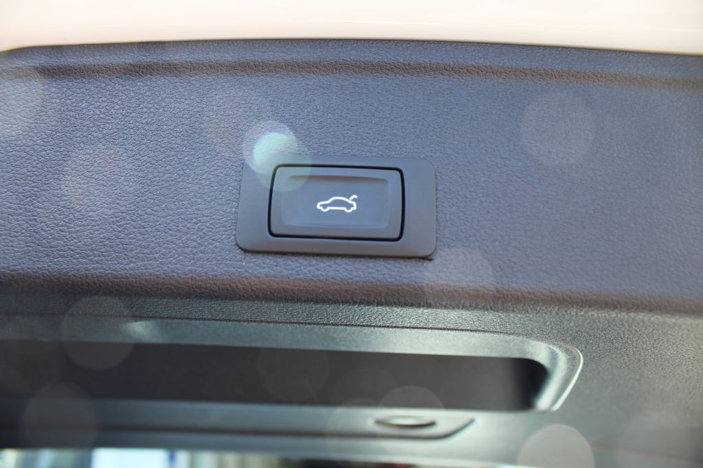 Audi A4 Avant 35 TDI S tronic - Samsaru's Car Outlet