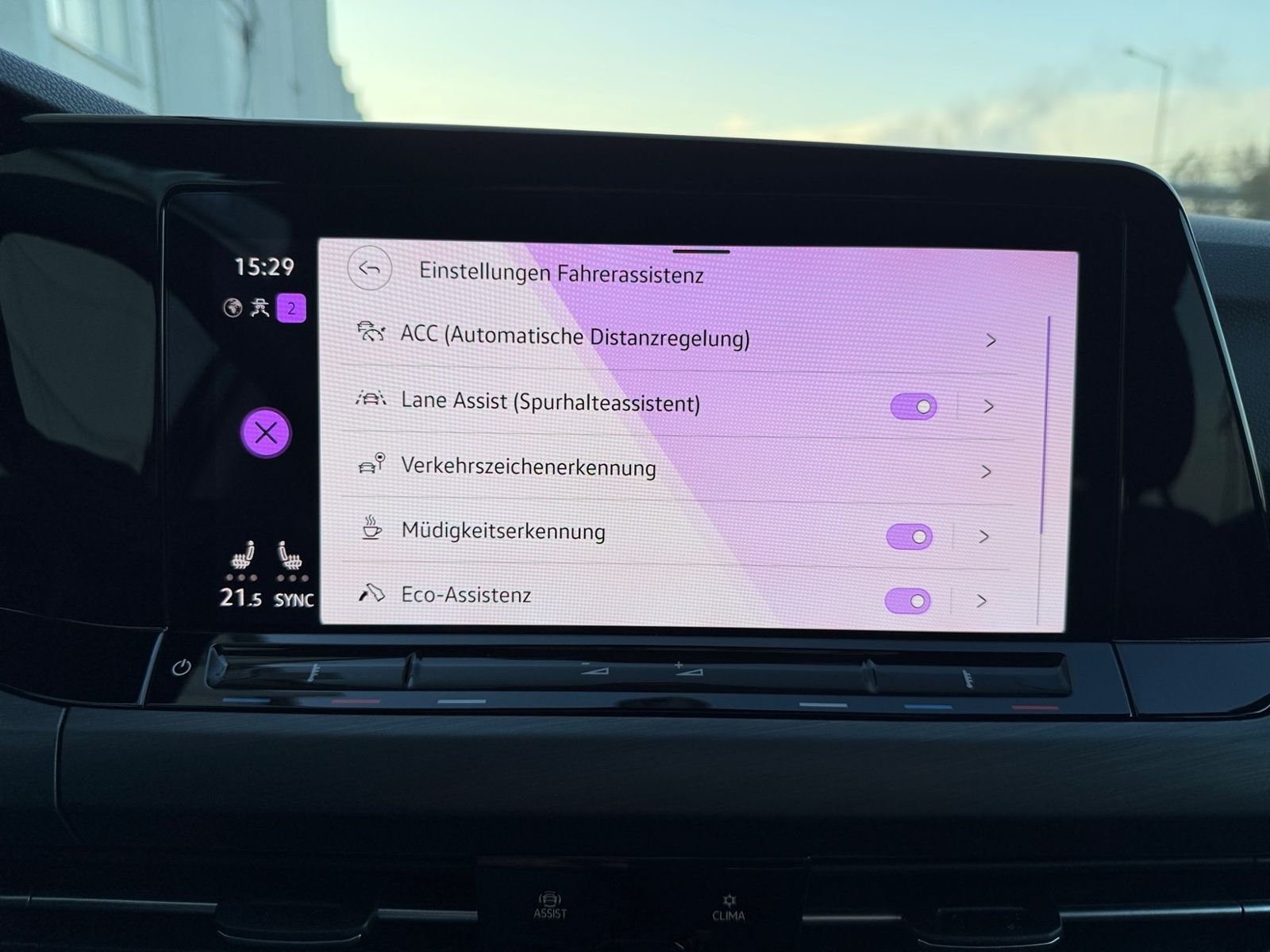 Volkswagen Golf VIII Variant 1.5 eTSI Style - Samsaru's Car Outlet