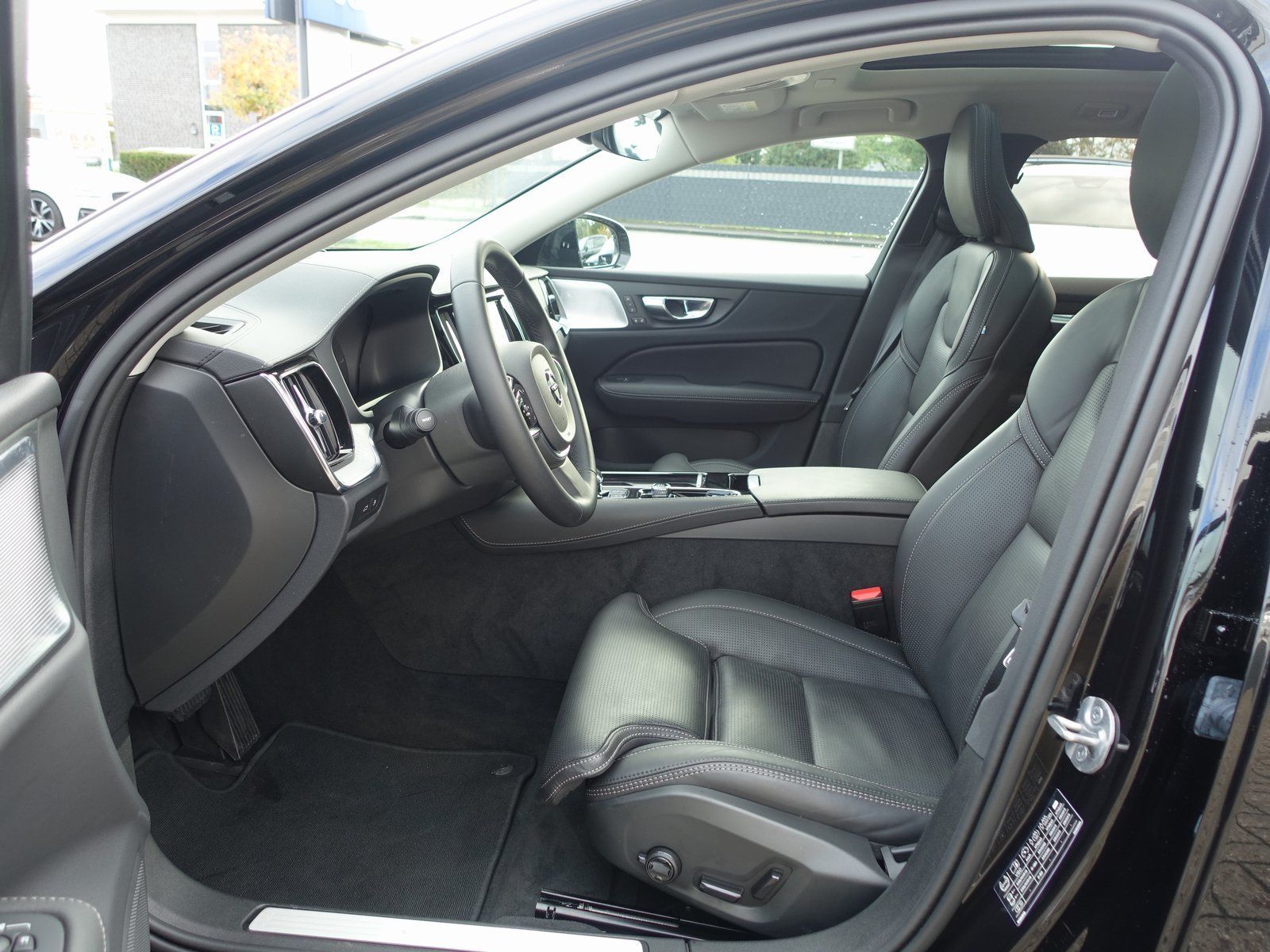 Volvo V60 Ultra T6 AWD Plug-in Hybrid/AHK/B&W/360°Cam