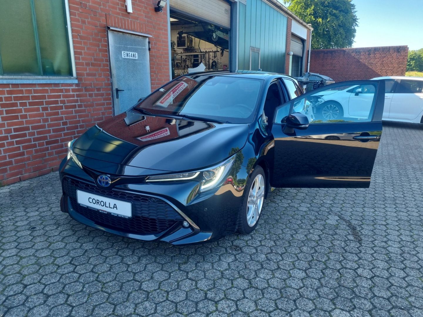 Toyota Corolla Hybrid Club 2.0 - Samsaru's Car Outlet