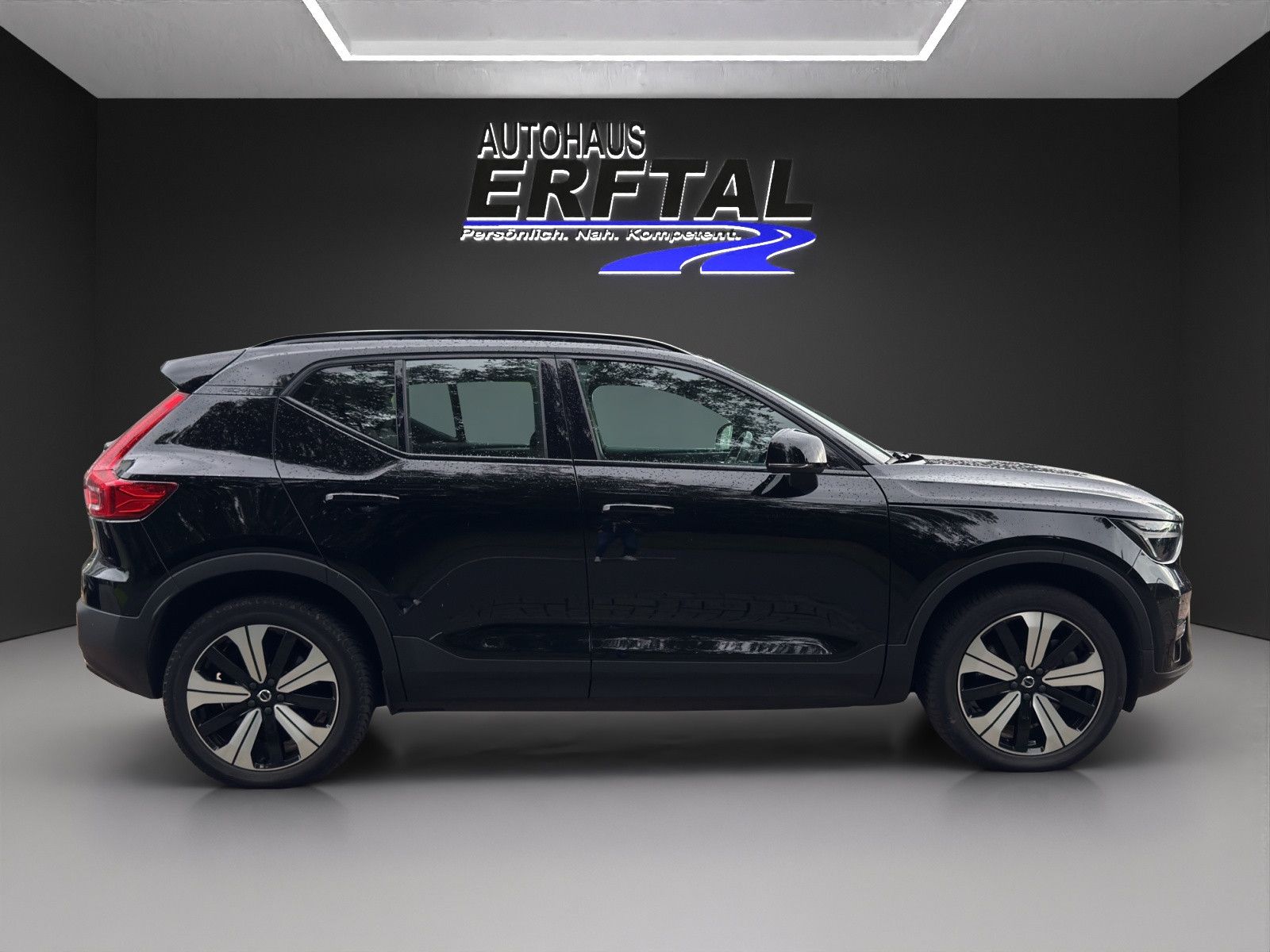 Volvo XC40 Plus Recharge Pure Electric 2WD