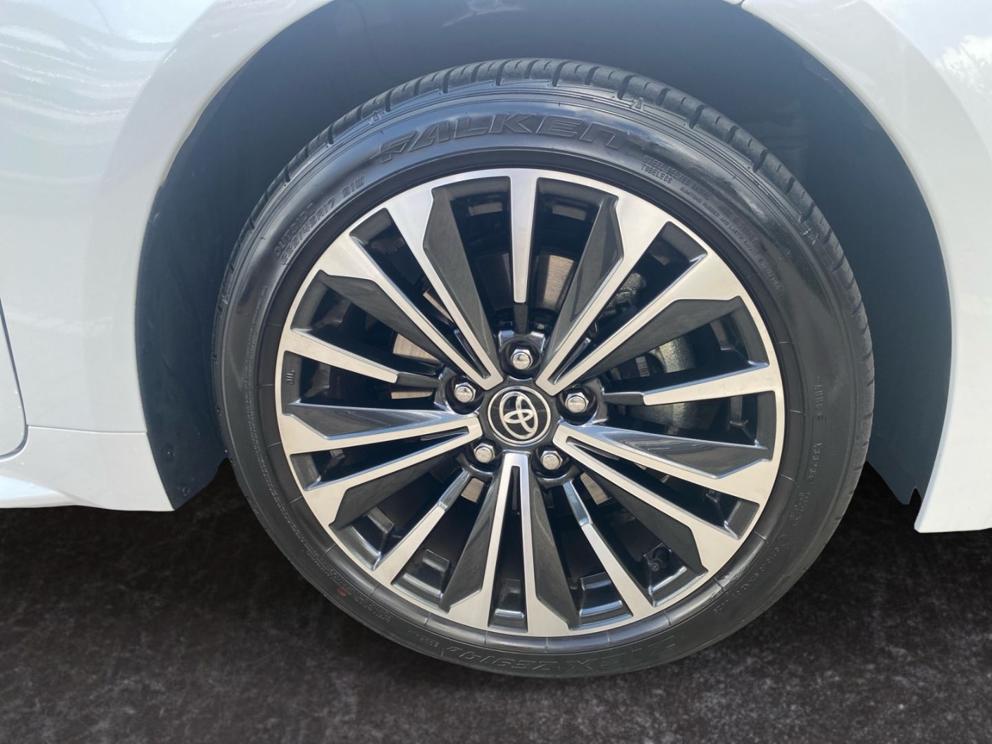 Toyota Corolla 2.0 Hybrid TS - Samsaru's Car Outlet