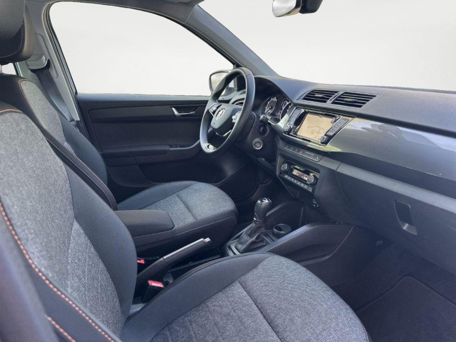 Skoda Fabia Combi 1.0TSI DSG - Samsaru's Car Outlet