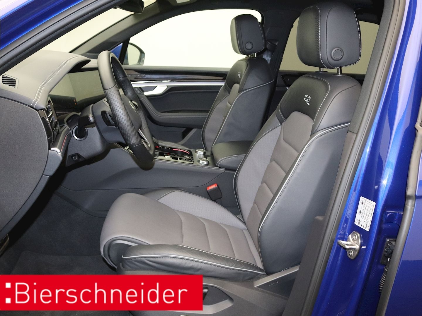 Volkswagen Touareg 3.0 TDI R-Line - Samsaru's Car Outlet