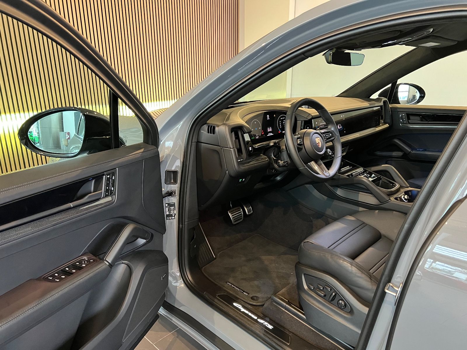 Porsche Cayenne Coupe GTS/ALLRADLE/BOSE/HEADUP/SHZG/PANO