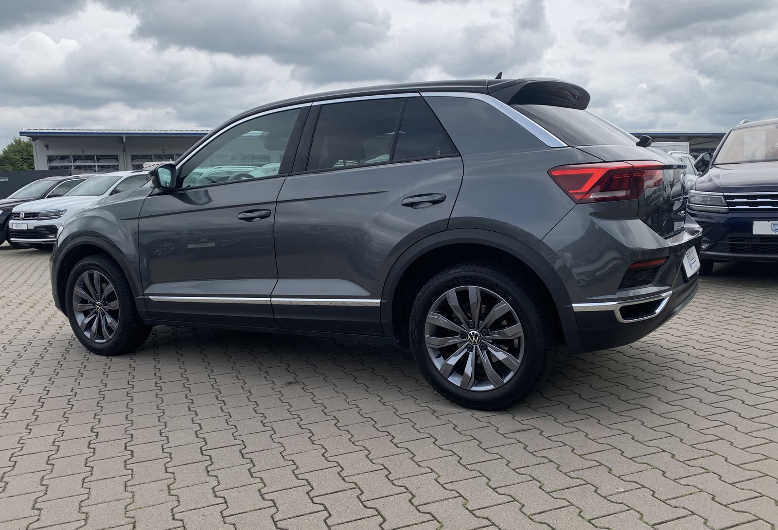 Volkswagen T-Roc 1.5 TSI Sport - Samsaru's Car Outlet