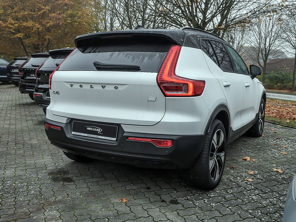 Volvo XC40 Plus Recharge Pure Electric AHK