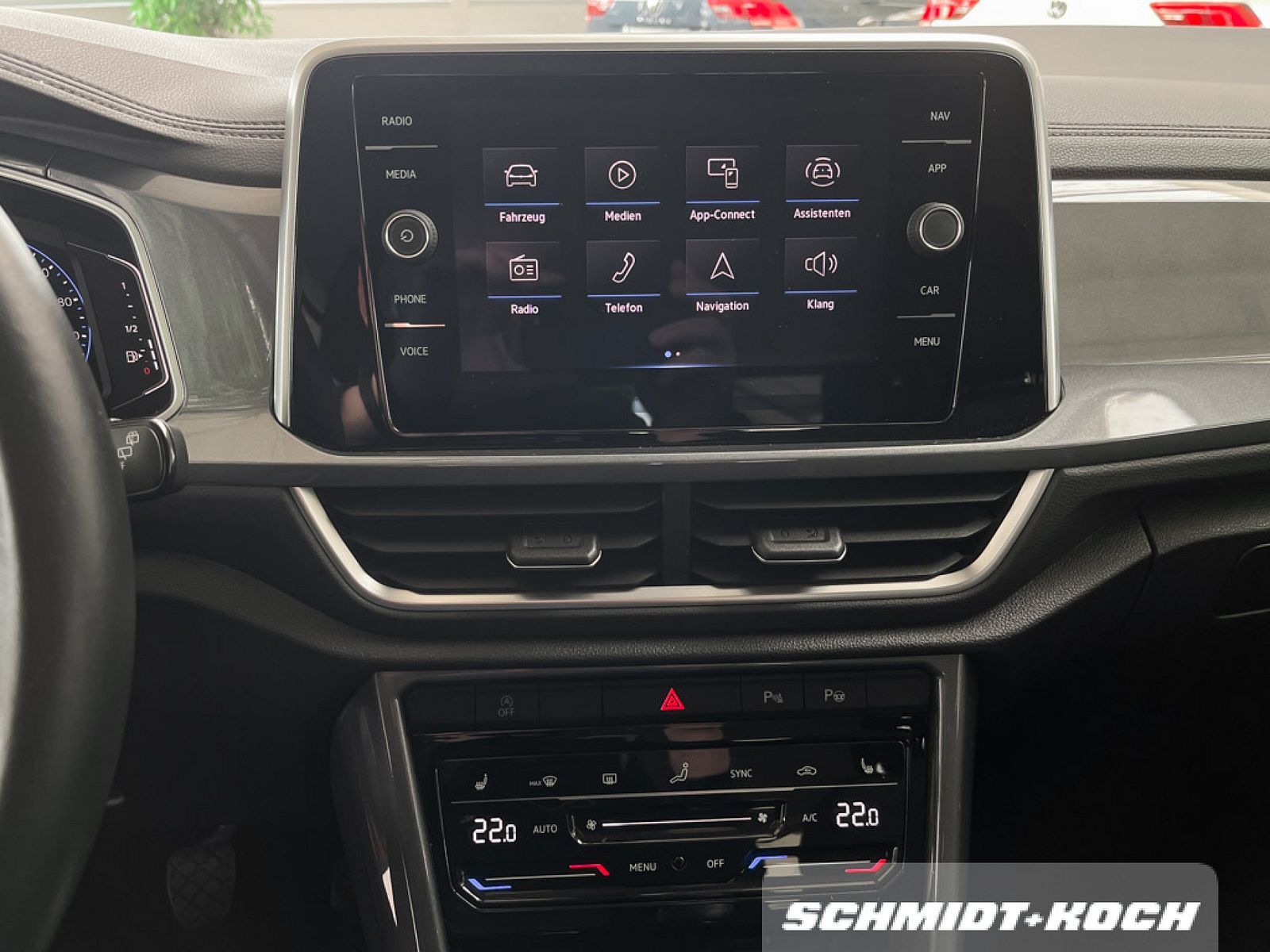 Volkswagen T-Roc 1.5 TSI Style - Samsaru's Car Outlet