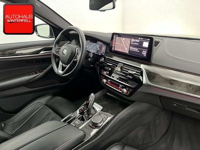 BMW 530 i xDrive Touring Luxury Line PANO+AHK+STANDH