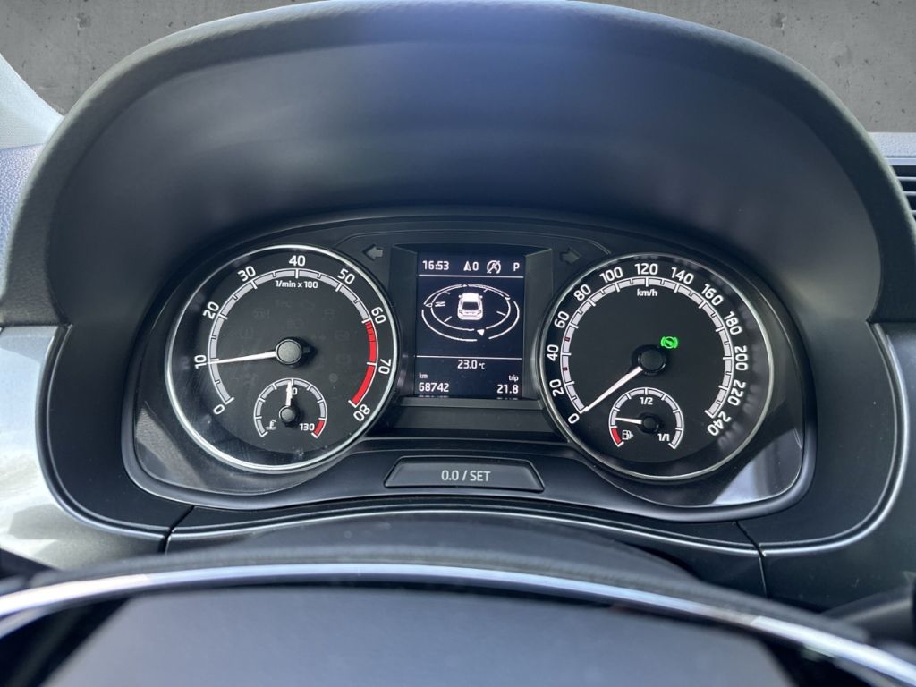 Skoda Fabia Combi 1.0TSI DSG Best of - Samsaru's Car Outlet