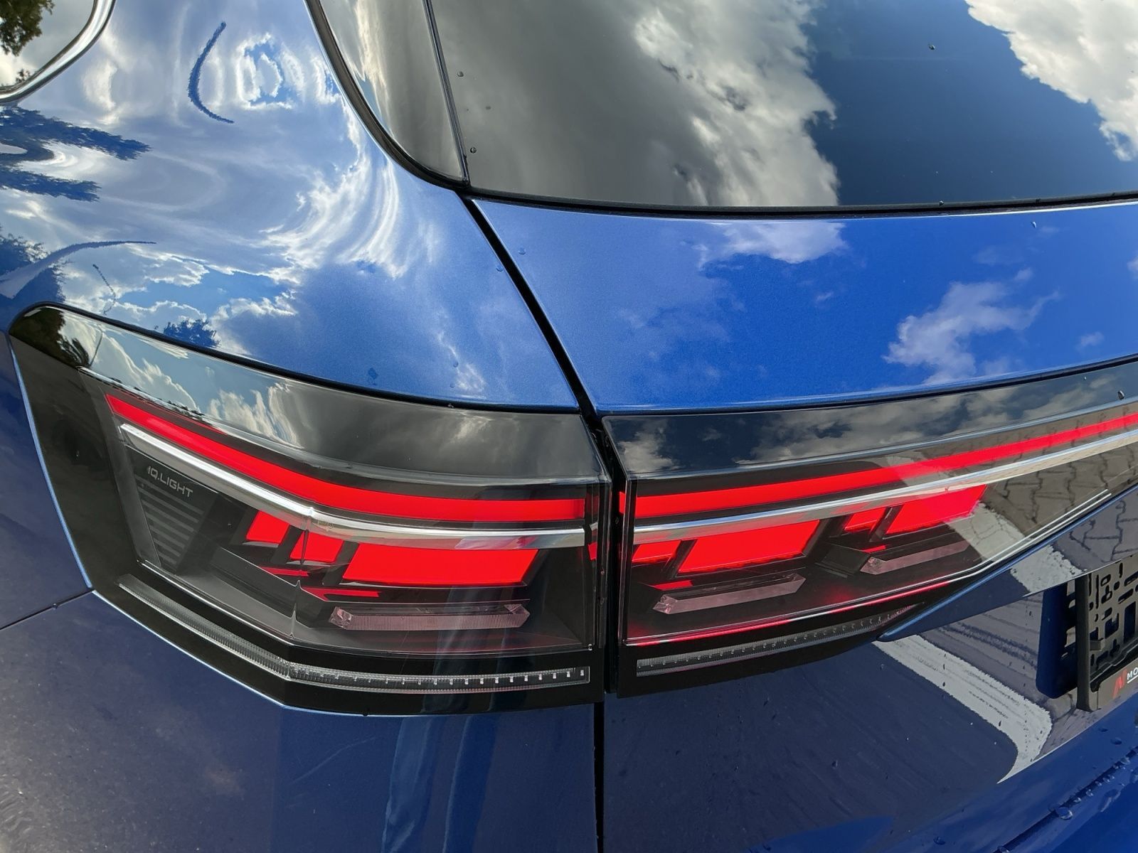 Volkswagen Passat Variant 1.5 eHYBRID ELEGANCE 5JG+AHK+PANO