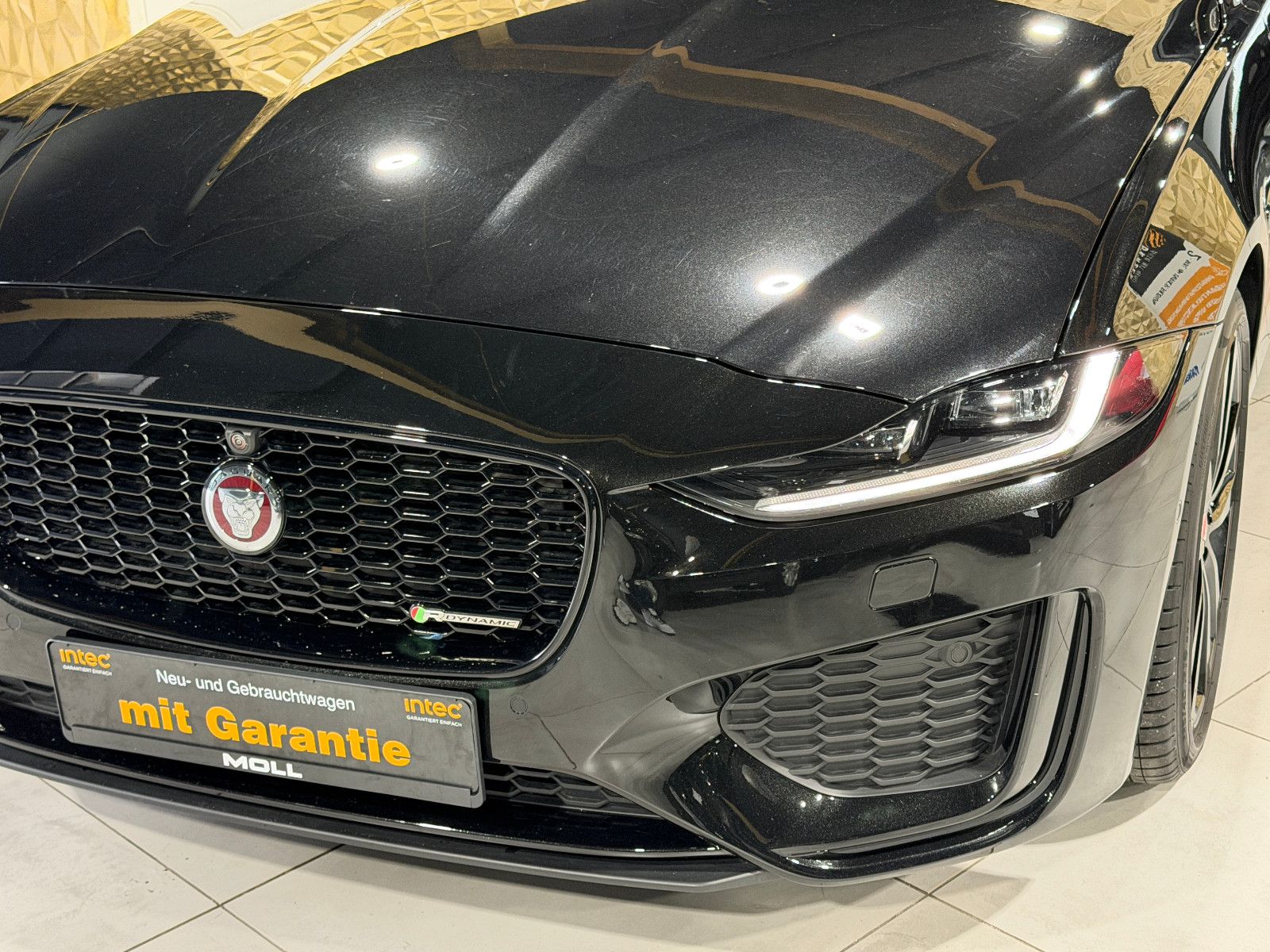 Jaguar XE R-Dynamic Black/PANO/360''KAM/MERIDIAN/LED