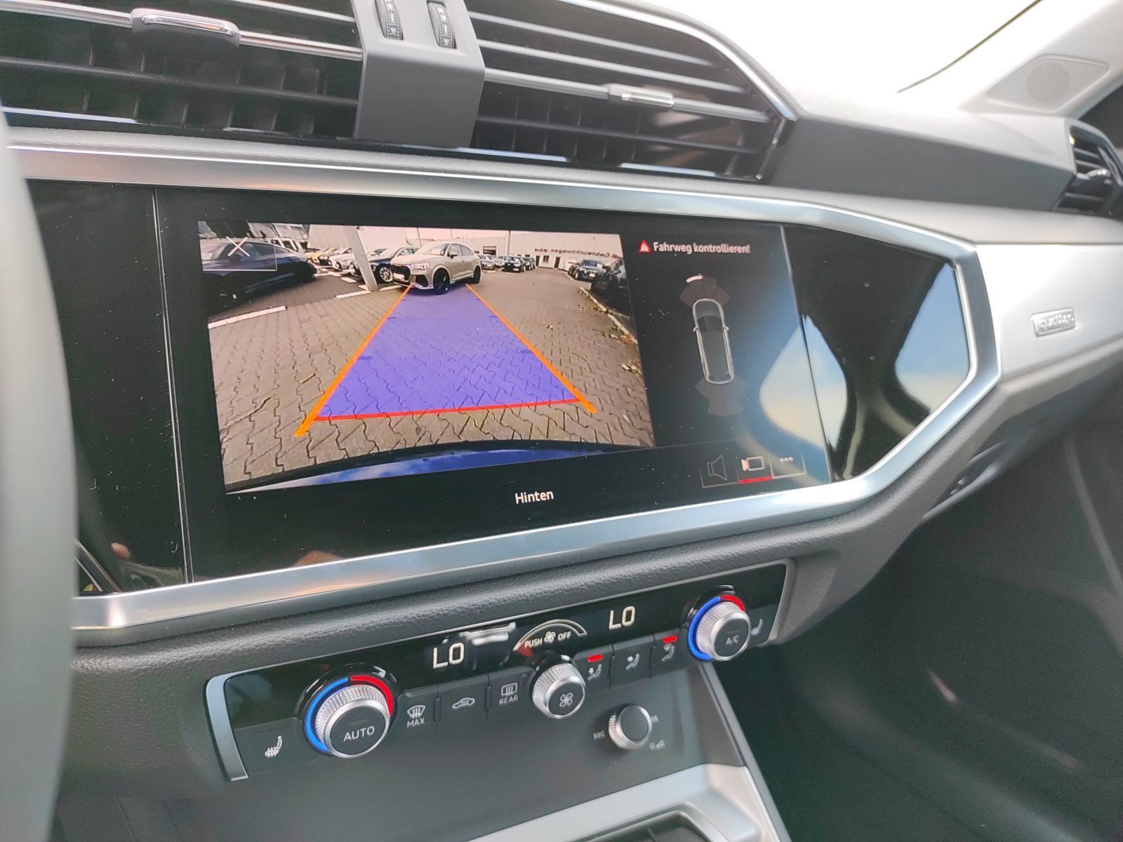Audi Q3 35 TDI qu. S tronic - Samsaru's Car Outlet