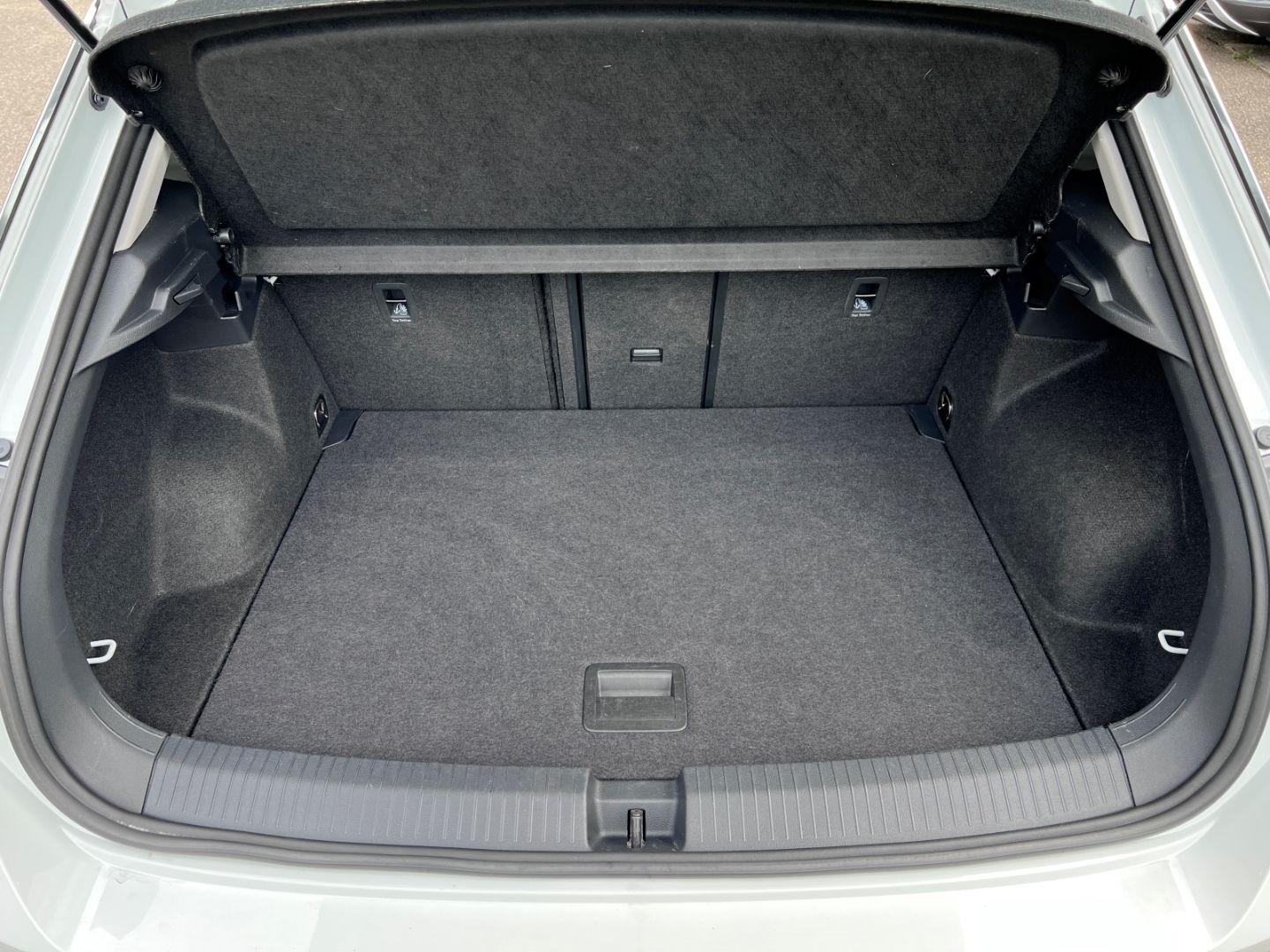 Volkswagen T-Roc 1.0TSI Move - Samsaru's Car Outlet