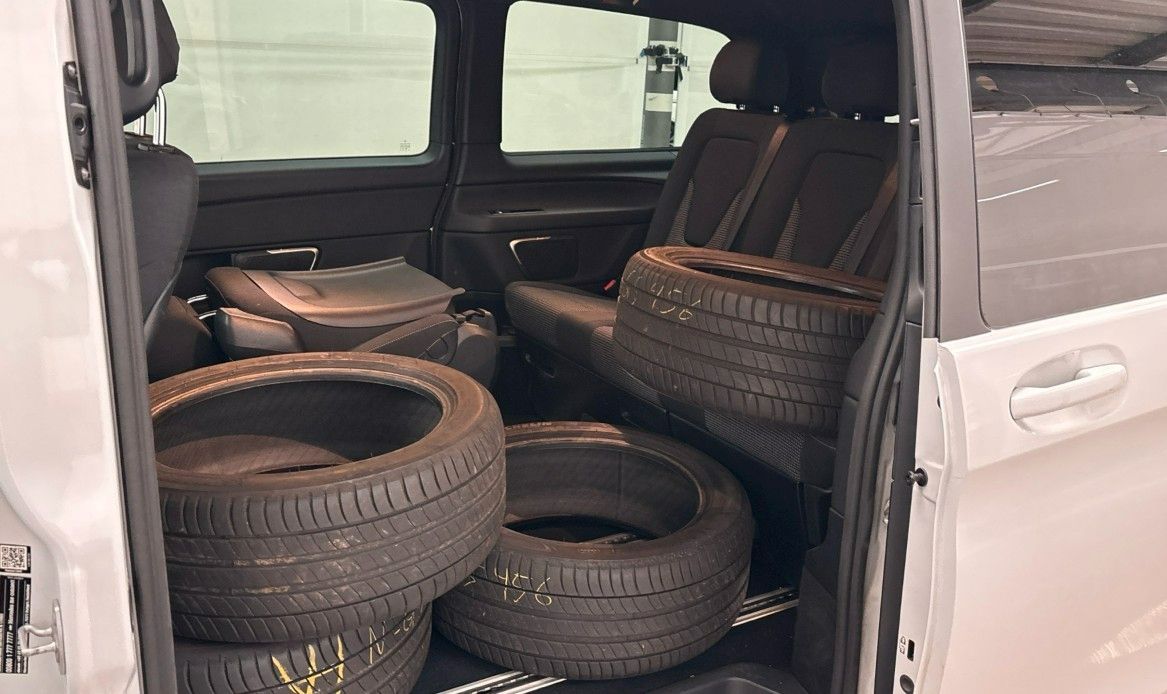 Mercedes-Benz V 300 d AMG Lang 4Matic - Samsaru's Car Outlet