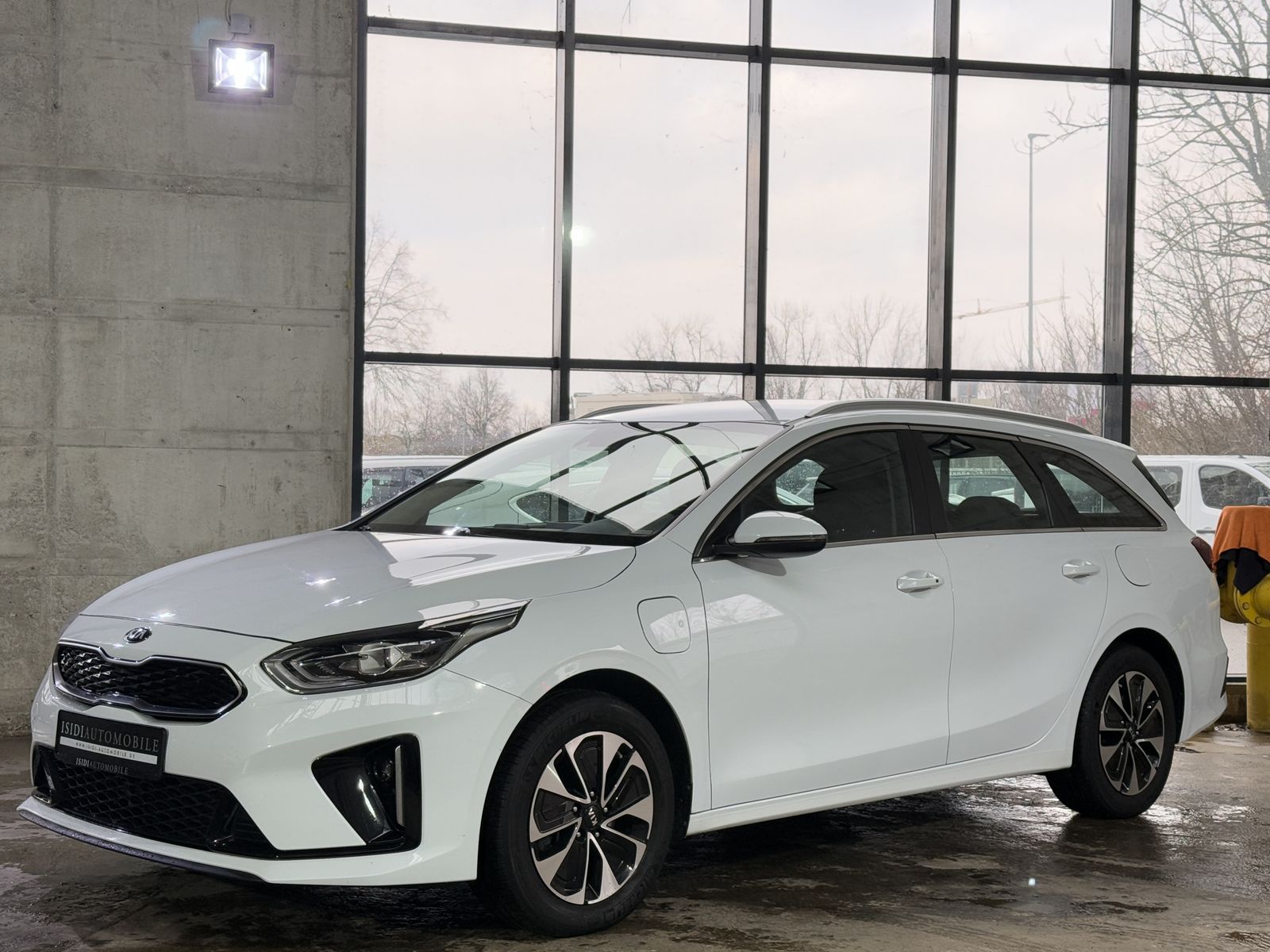 Kia Ceed Plug-in Hybrid Vision - Samsaru's Car Outlet