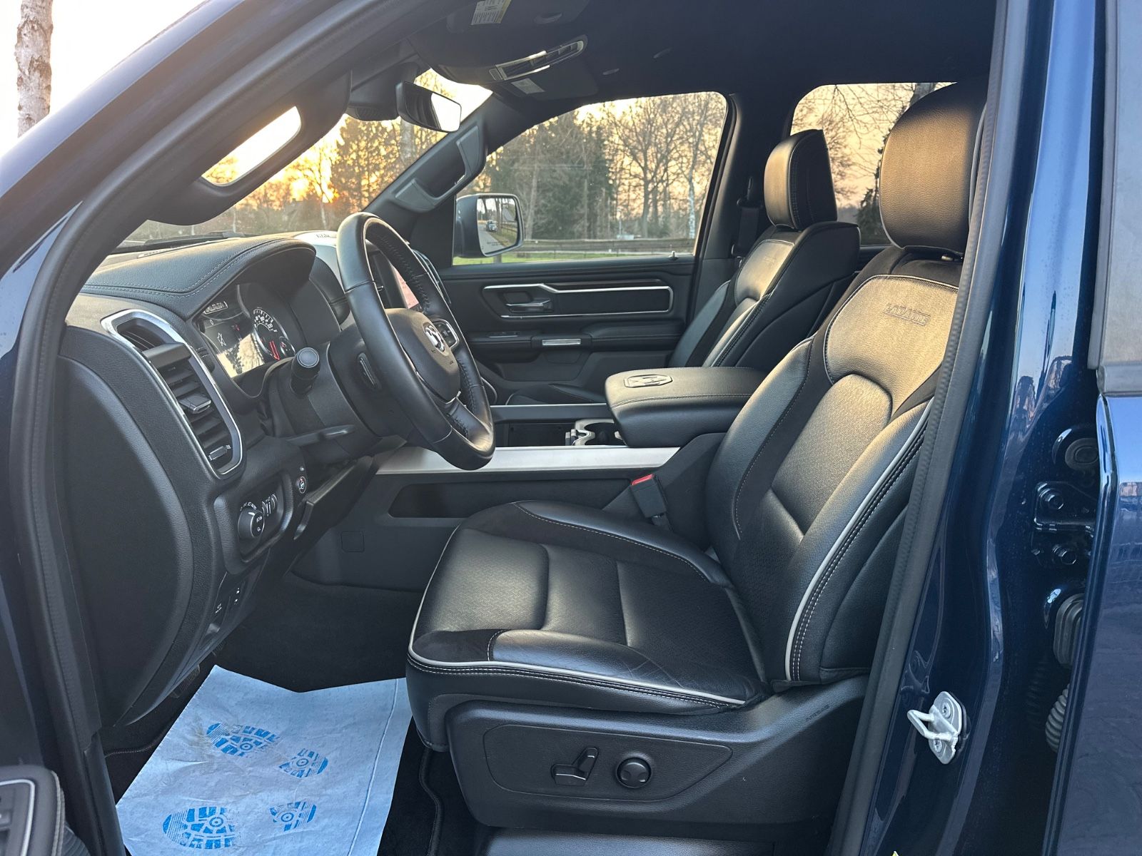 Dodge RAM 1500 LARAMIE CREW CAB 4X4 5.7L LPG
