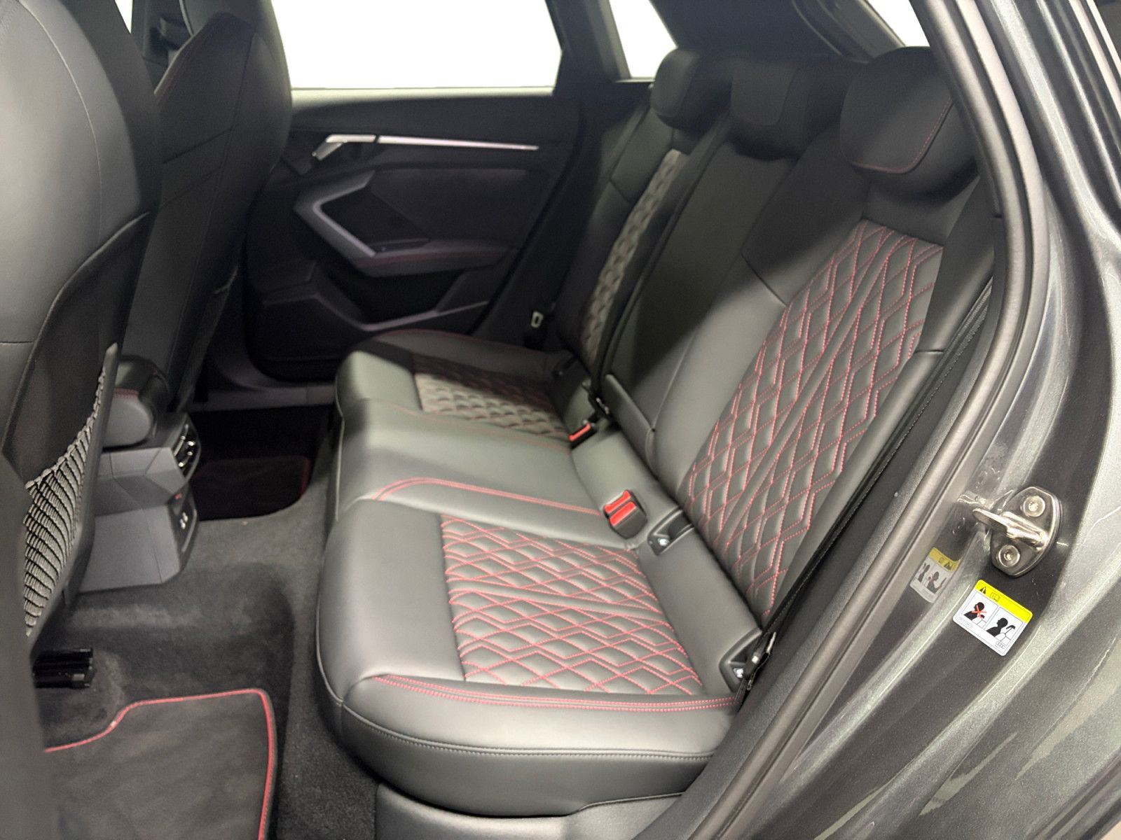 Audi A3 Sportback 40 TFSI quattro S line AHK Leder CA