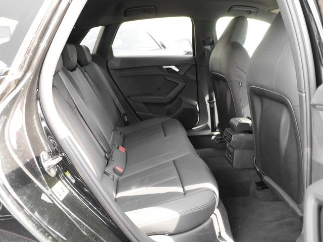 Audi A3 Sportback 35 TDI Advanced LM18 Sports. Navi+