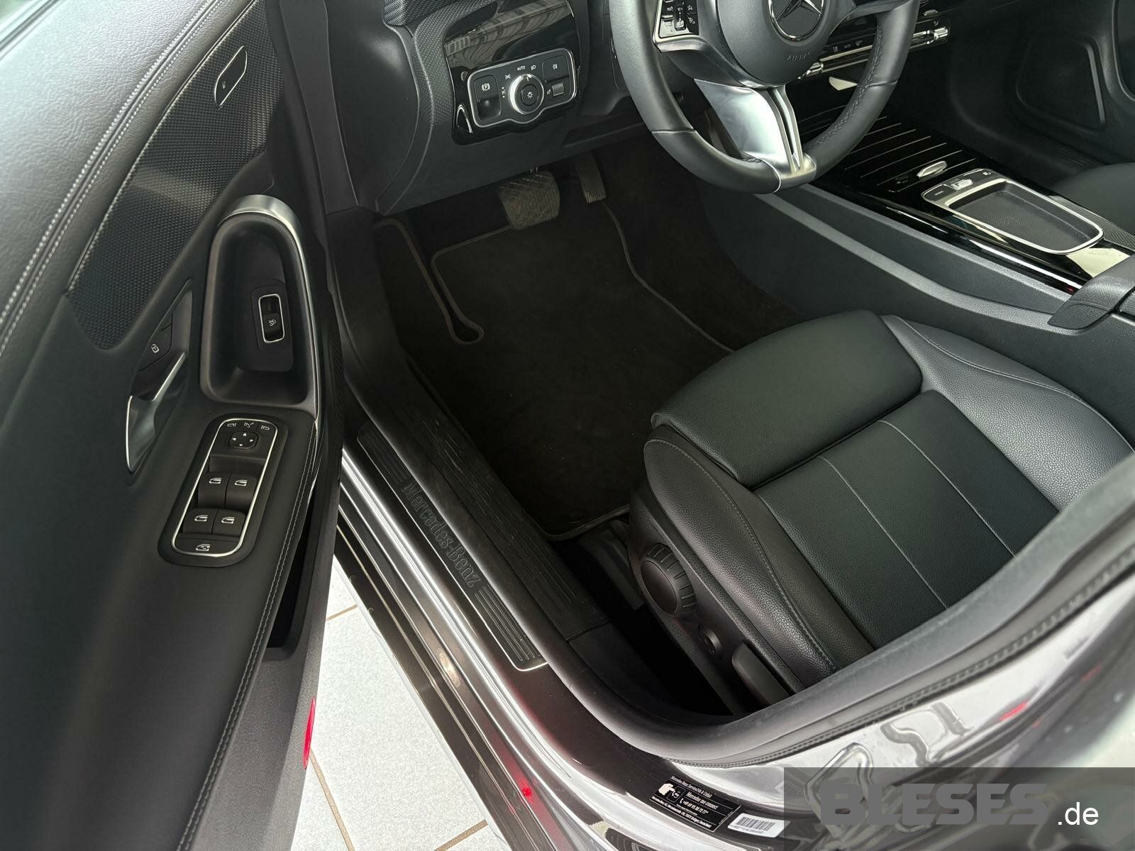 Mercedes-Benz CLA 180 Progressive - Samsaru's Car Outlet