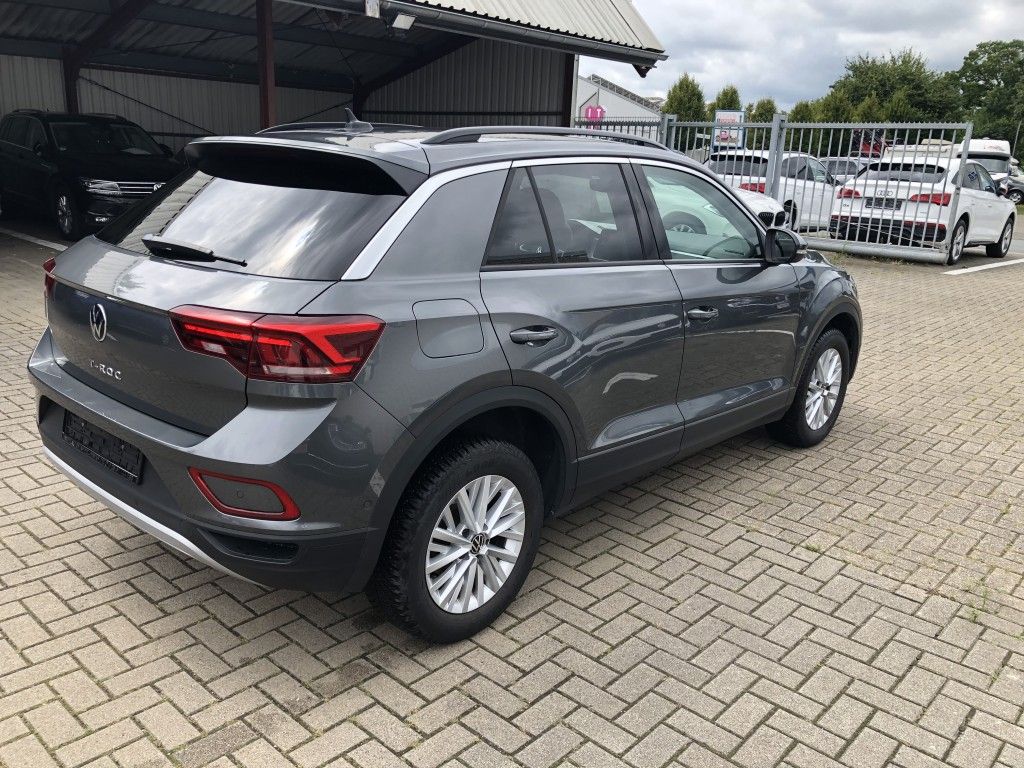 Volkswagen T-Roc 1.0 Life - Samsaru's Car Outlet