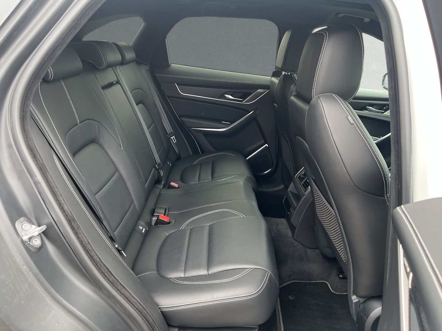 Jaguar F-Pace D300 R-Dynamic Black *PanoSD*