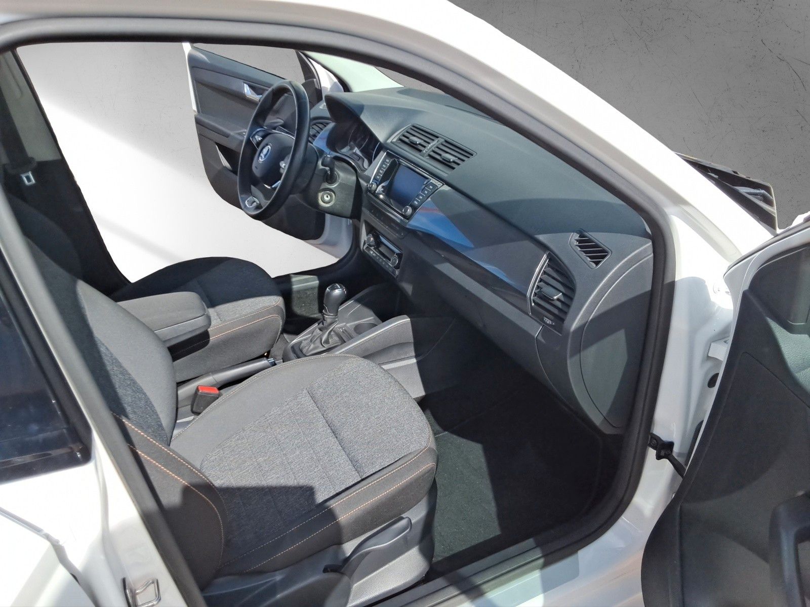 Skoda Fabia Combi TSI DSG - Samsaru's Car Outlet