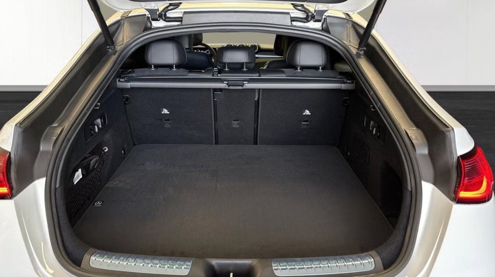 Mercedes-Benz GLC 300 de 4Matic Coupe AMG-LINE