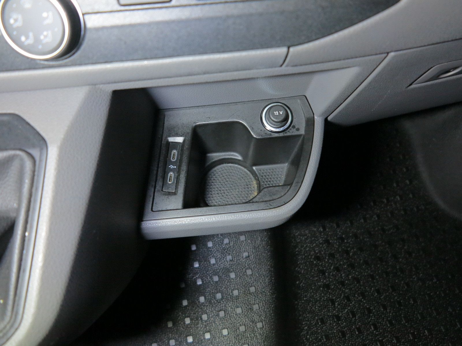 Volkswagen Transporter T6.1 TDI2.0 SCR DSG7 Lang Navi Klima