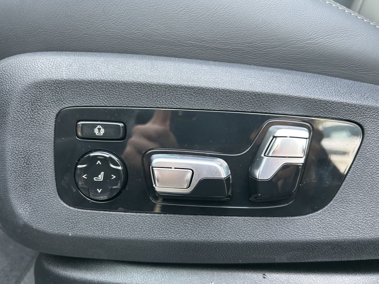 BMW X6 xDrive40i M Sport Pro AHK Pano DAPro PaPro HK