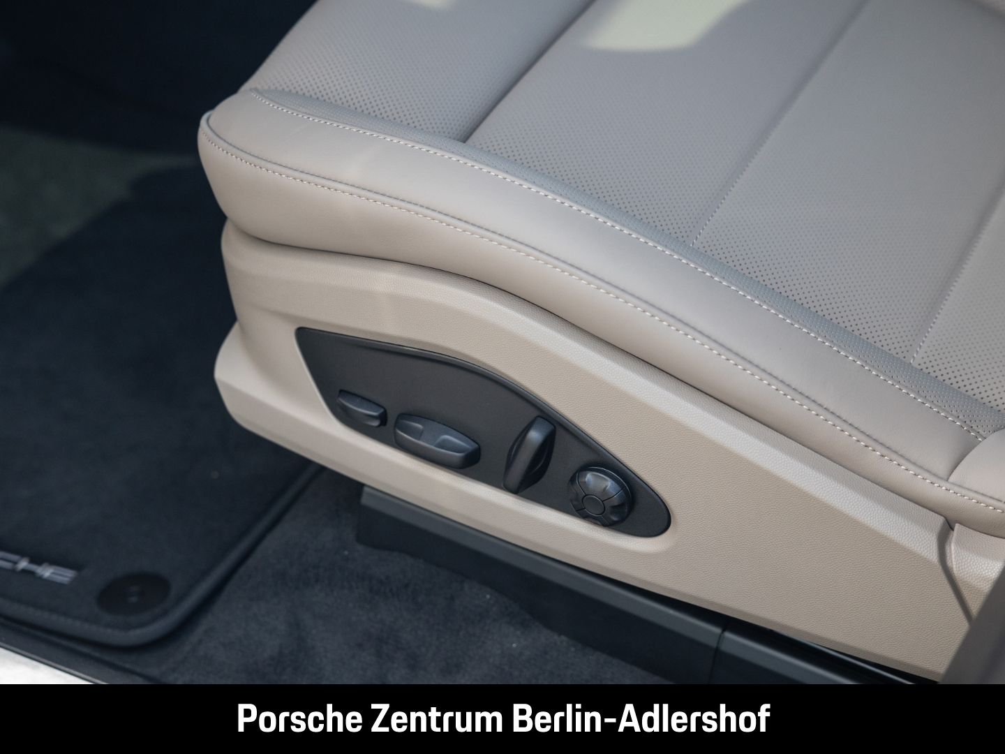 Porsche Macan 4 BOSE Panoramadach LED-Matrix