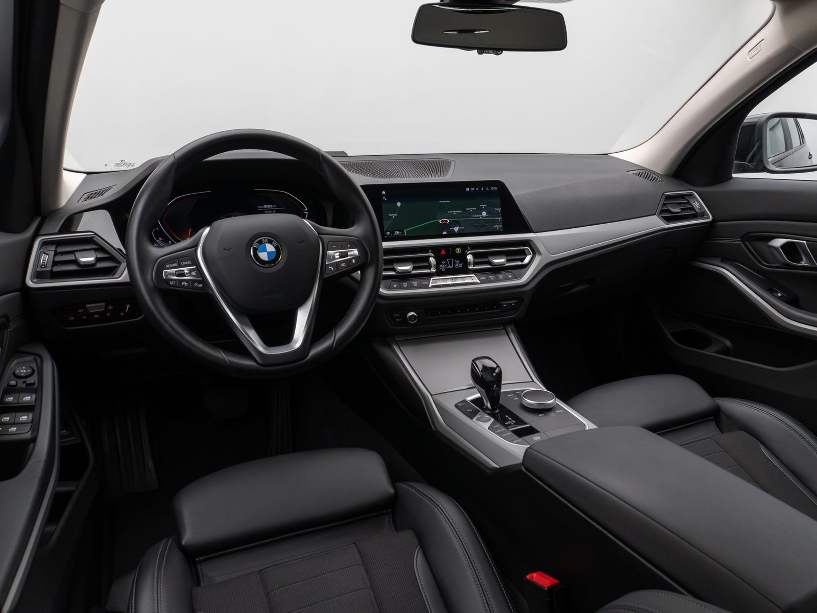 BMW 320d Sport - Samsaru's Car Outlet