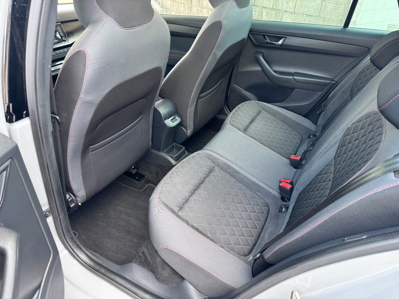 Skoda Fabia Combi Monte Carlo - Samsaru's Car Outlet