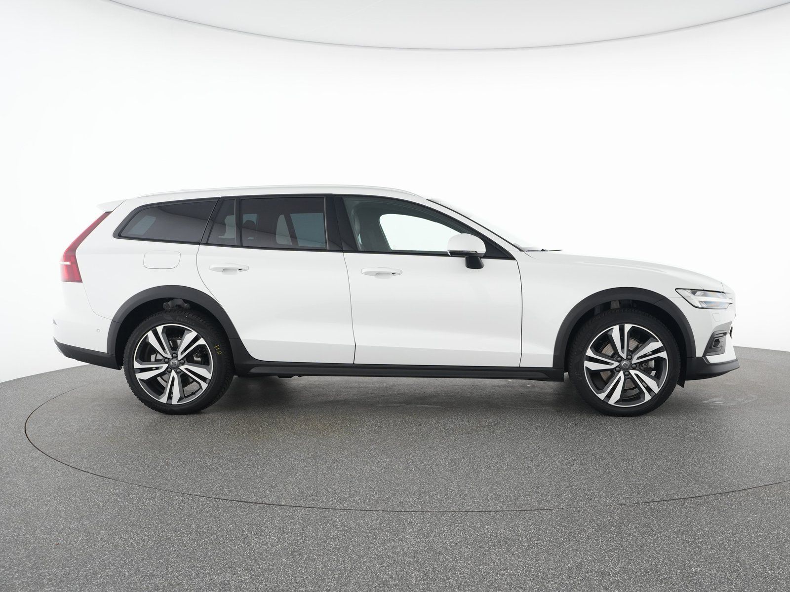 Volvo V60 CC B4 AWD Ultimate SONDERFINANZIERUNG 1,99%*