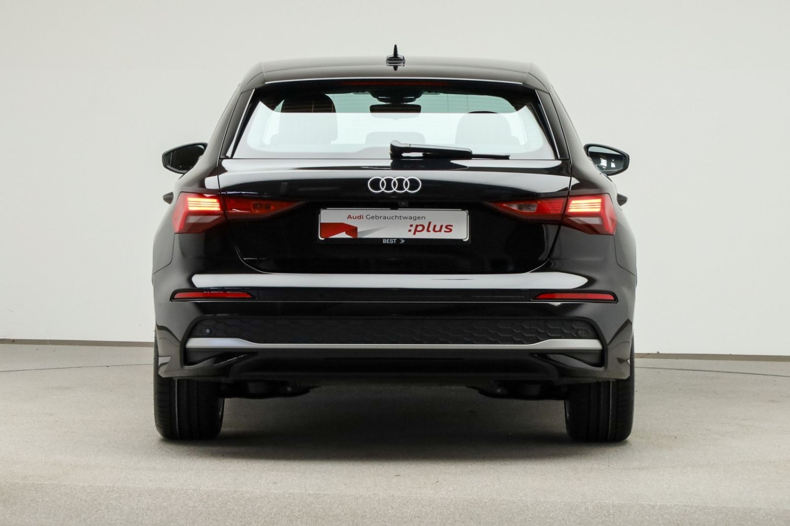 Audi A3 Sportback 35 TDI advanced - Samsaru's Car Outlet