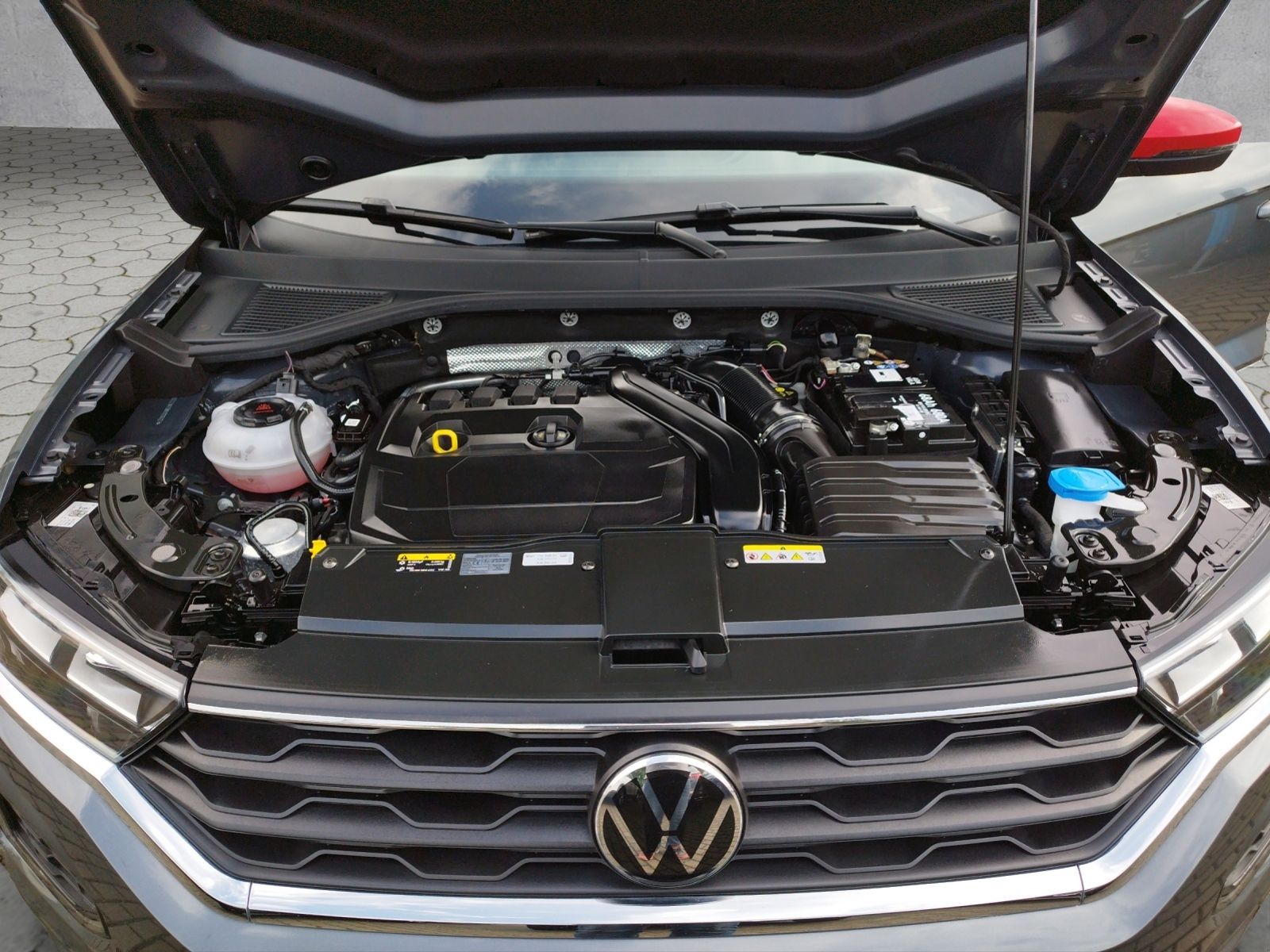 Volkswagen T-Roc Sport 1.5TSI - Samsaru's Car Outlet