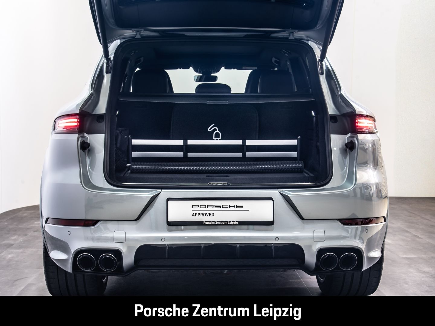 Porsche Cayenne S E-Hybrid SportDesign Sportabgas InnoDr