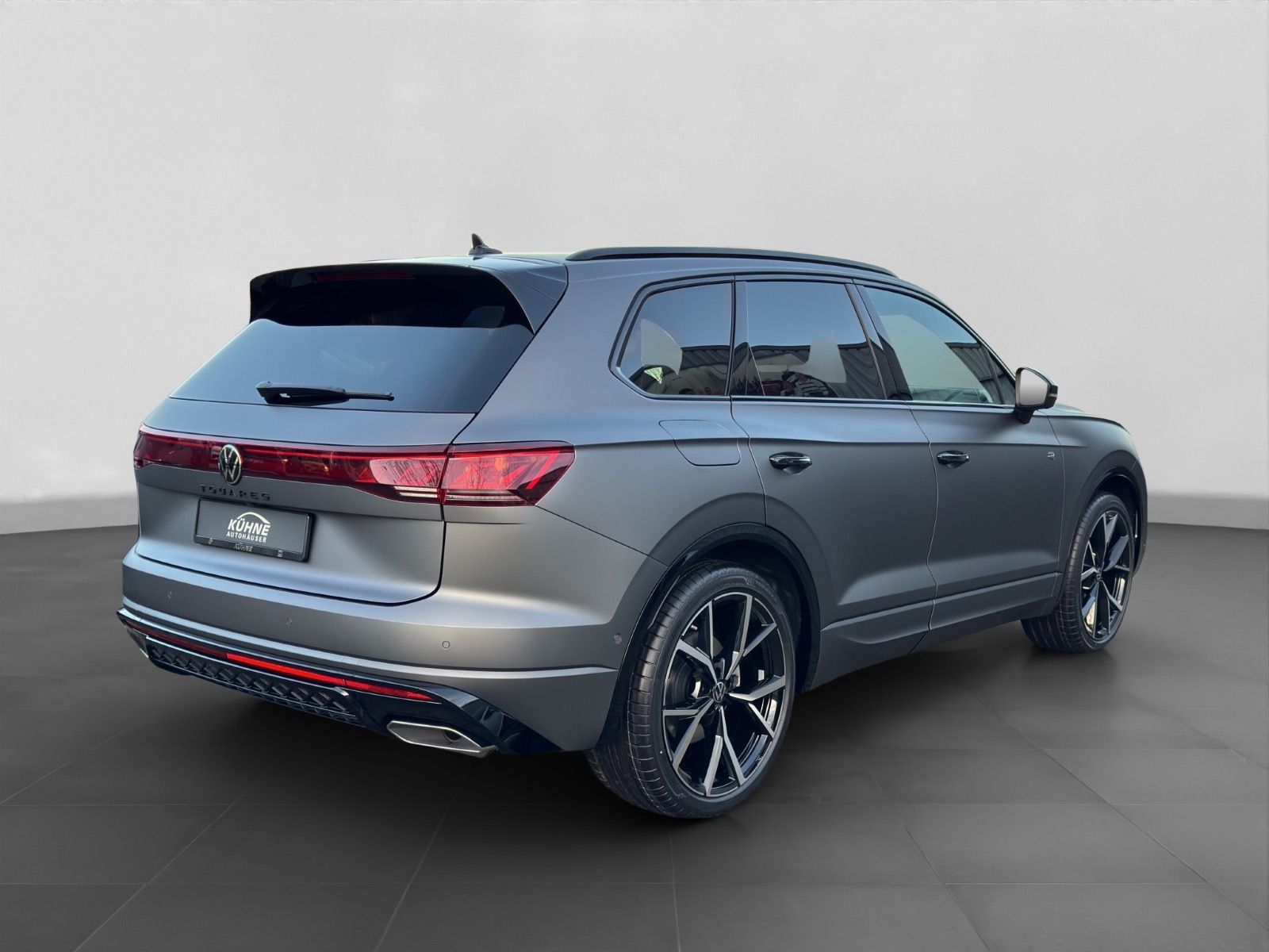 Volkswagen Touareg R-Line V6 TDI 4M Black Style | AHK PANO