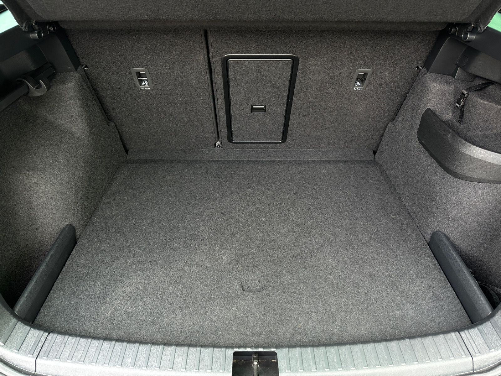 Skoda 150PS 4x4 DSG Sportline Side Assist eHK LM19"AHK